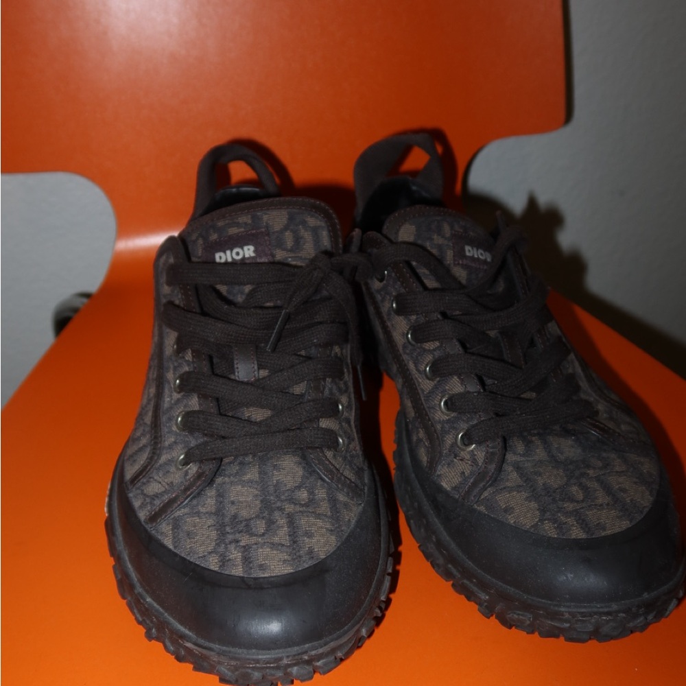 Dior Men’s Oblique Print Sneakers – Brown | Size 42 | Lightly Worn Luxury!